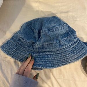 jean bucket hat! super thick and cool material.